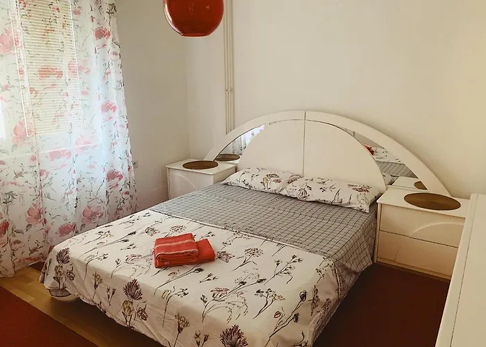 Eleni Apartments